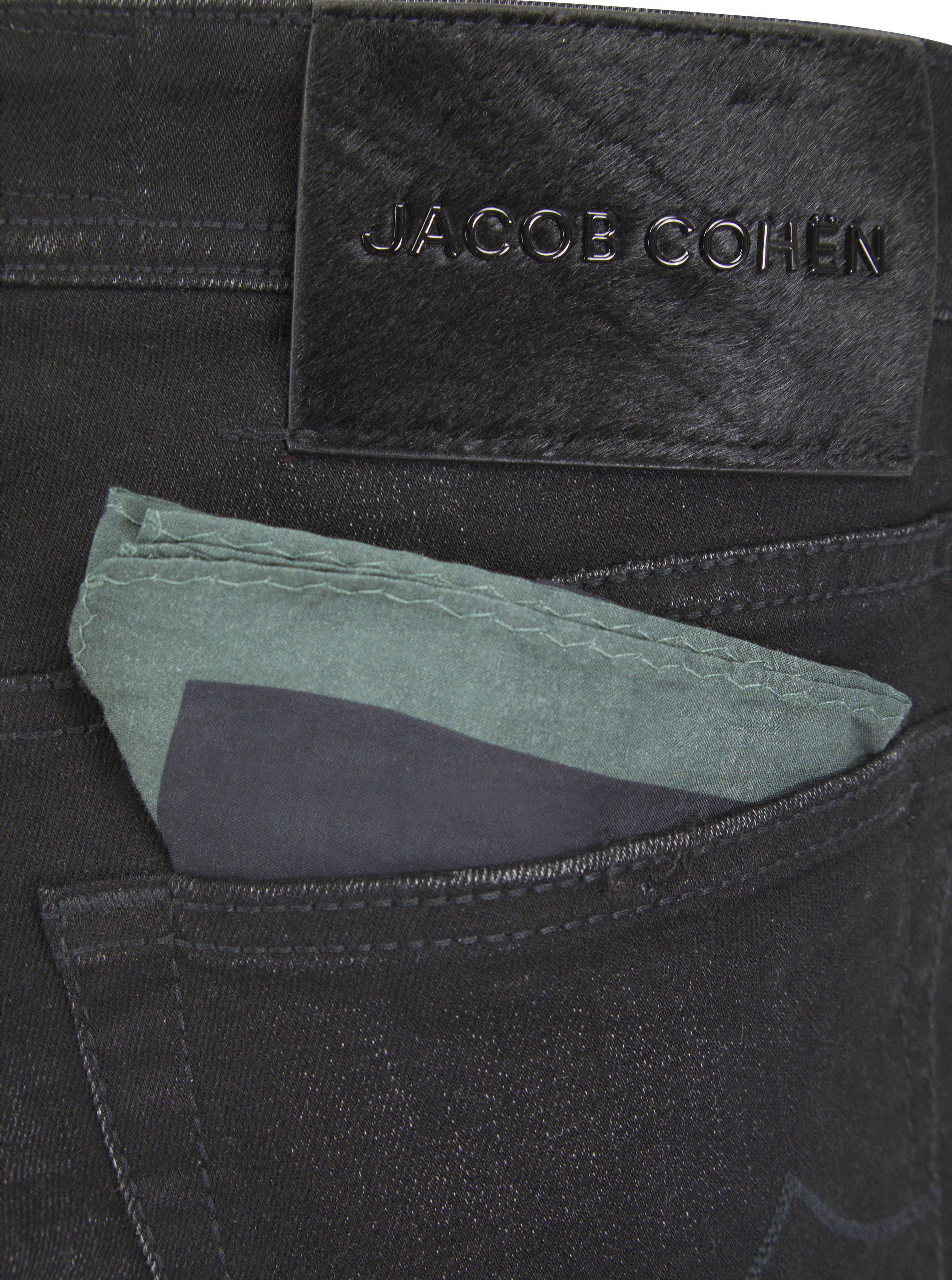 Load image into Gallery viewer, Jacob Cohen Bard Black Jean Black Badge
