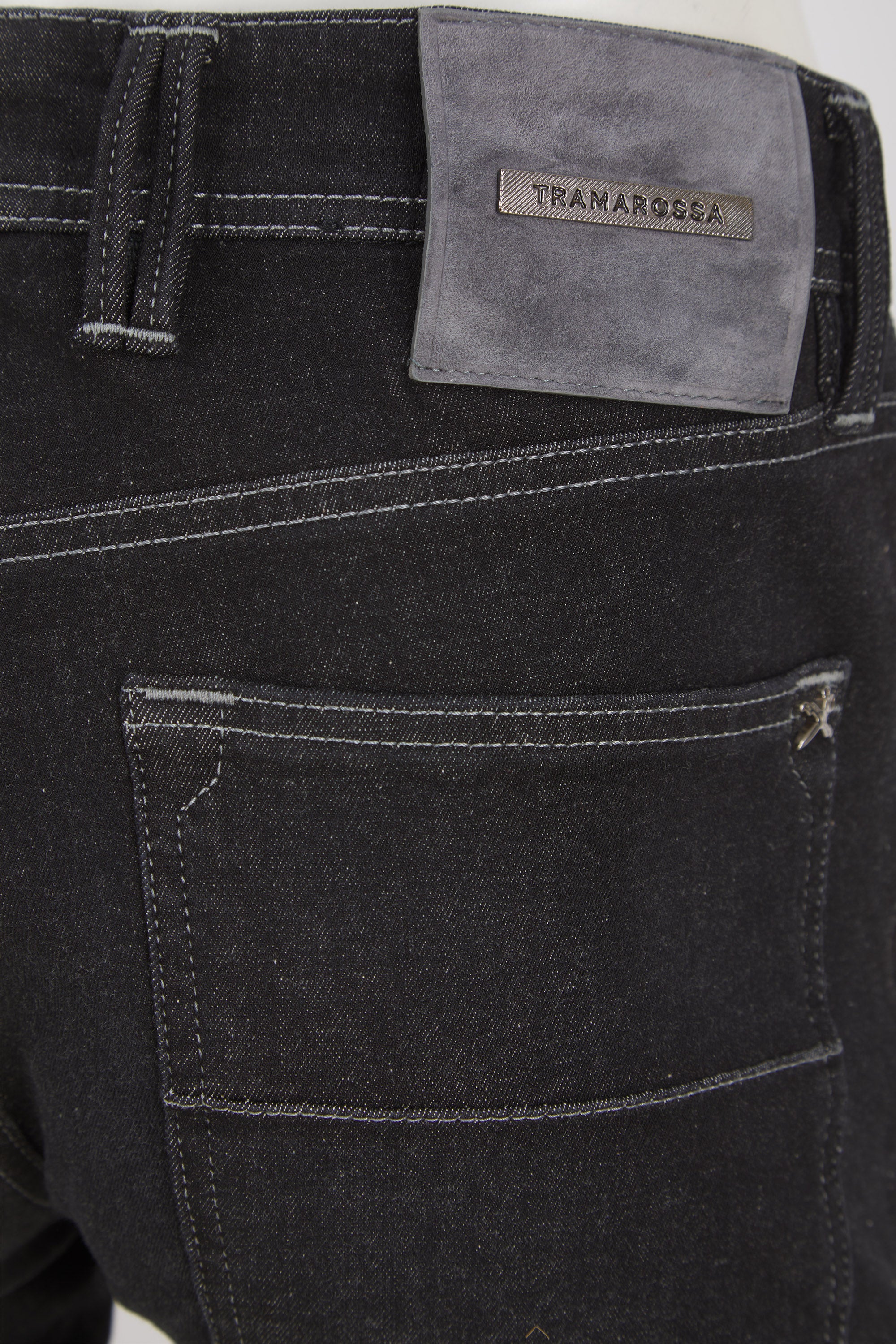 Load image into Gallery viewer, Tramarossa Leonardo Slim D431 Black Jean
